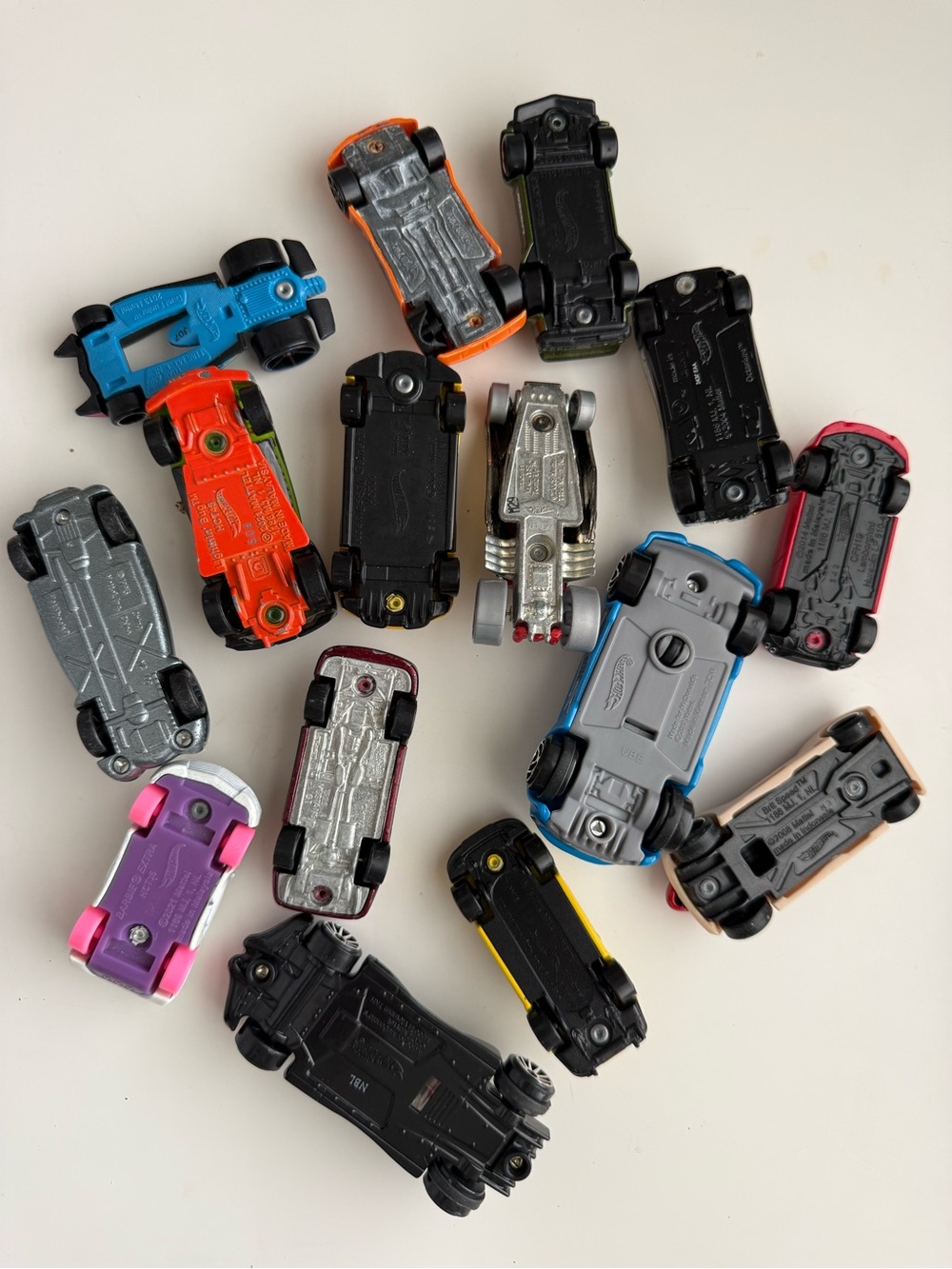 Assorted Hot Wheels Kids Toy Cars -15 pcs - Picture 3 of 4